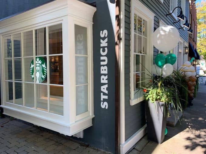 Coolest Starbucks Locations Canada That You Need to Visit